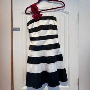 Black & white stripe cocktail dress, shoulder rosette, sz 6-ish